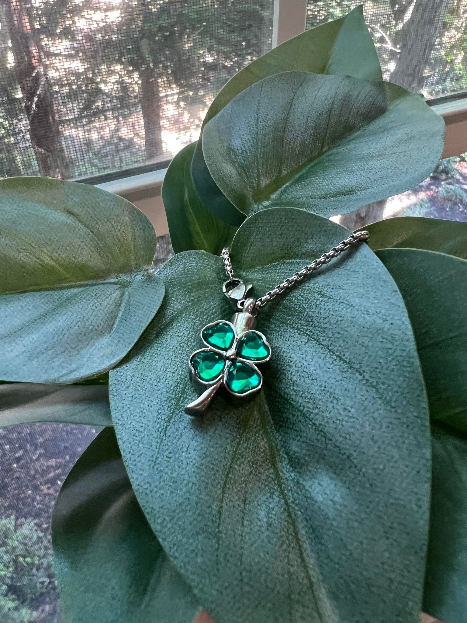 Stainless Steel Green Clover Crystal Cremation Necklace - Jewel Lay